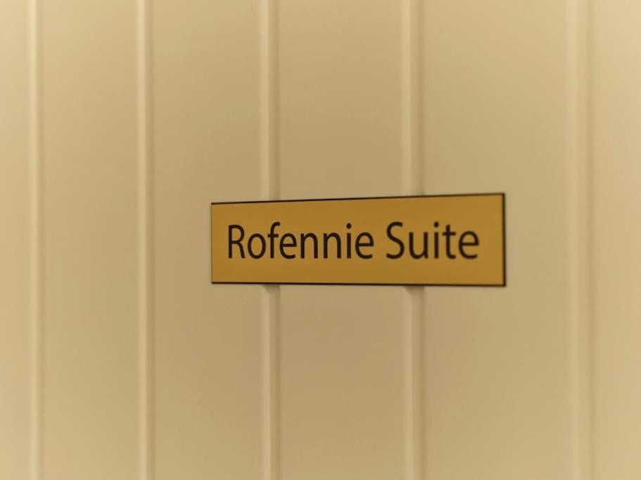 Rofennie Suite -Luxury Ensuite Room! Maidstone Bagian luar foto